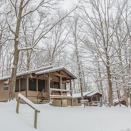 Burr Oak Lodge And Conference Center Glouster Extérieur photo