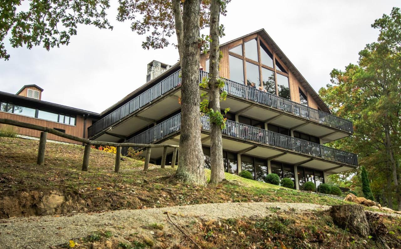 Burr Oak Lodge And Conference Center Glouster Extérieur photo