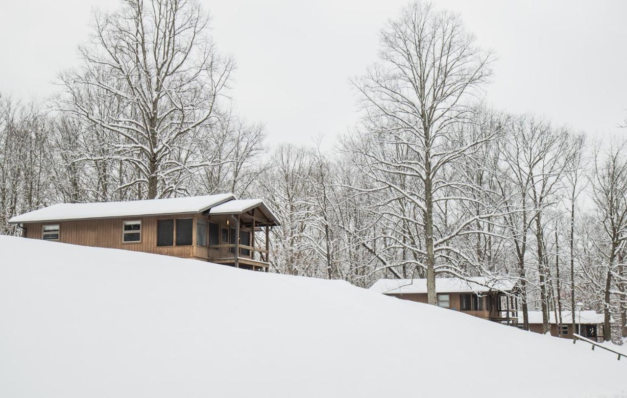 Burr Oak Lodge And Conference Center Glouster Extérieur photo
