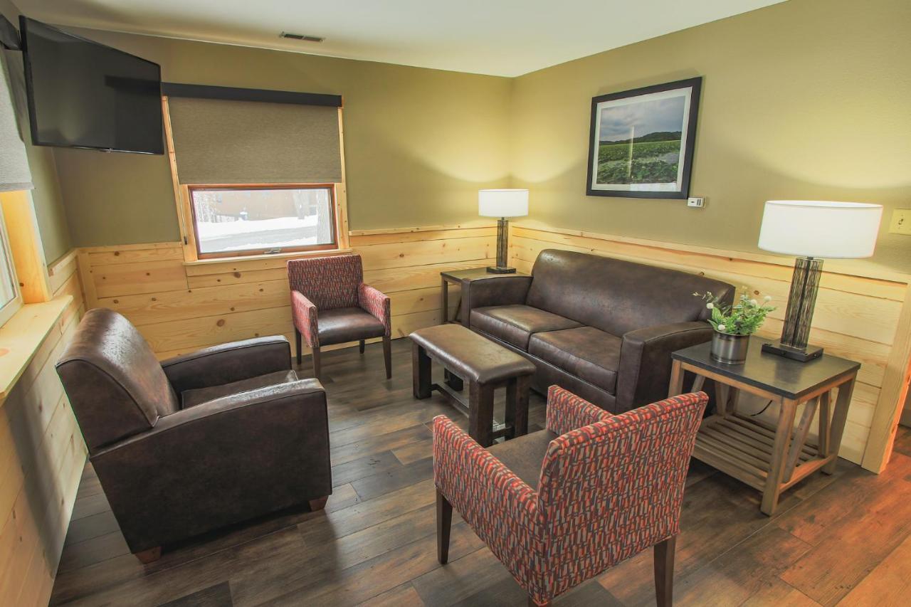 Burr Oak Lodge And Conference Center Glouster Extérieur photo