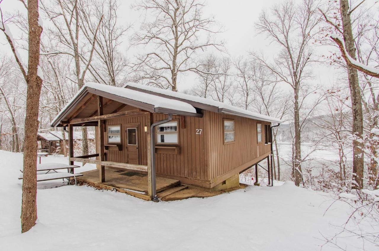 Burr Oak Lodge And Conference Center Glouster Extérieur photo