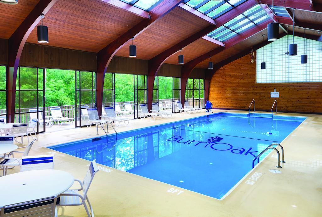 Burr Oak Lodge And Conference Center Glouster Extérieur photo