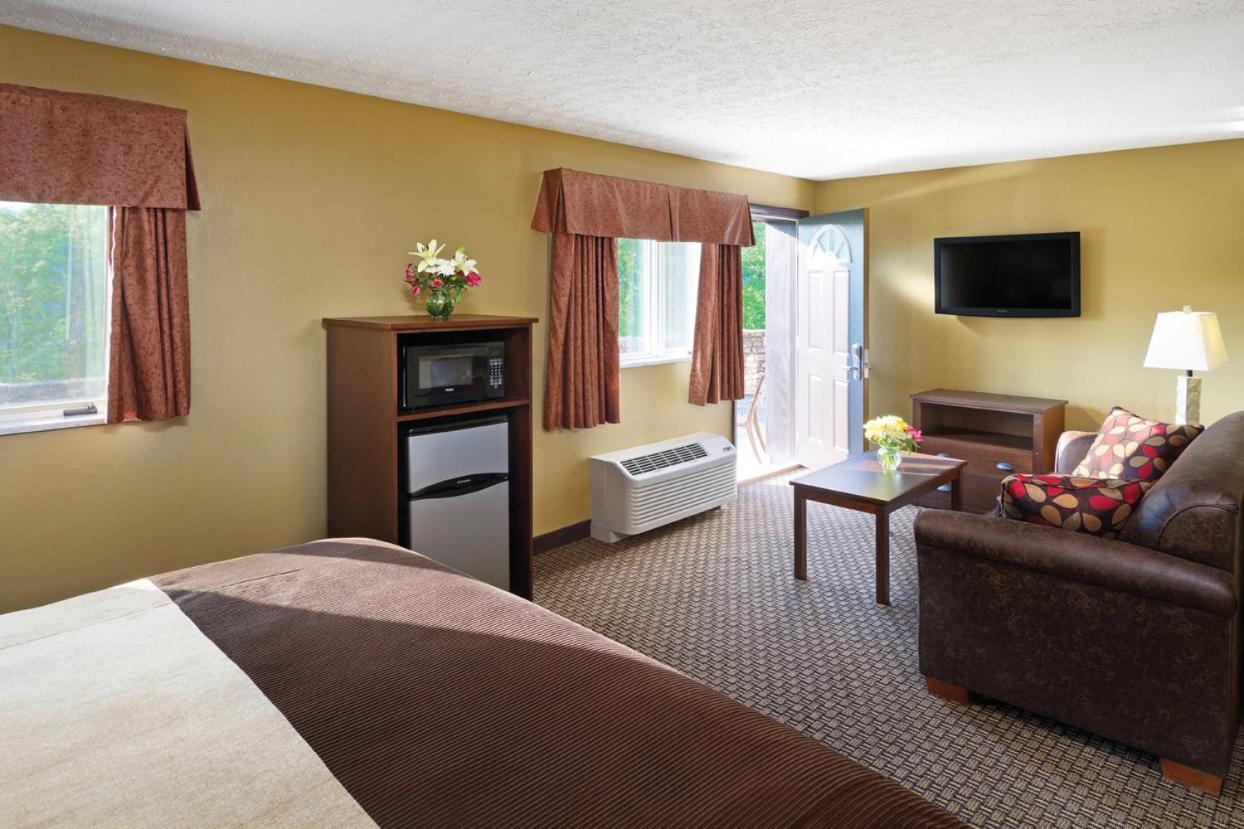 Burr Oak Lodge And Conference Center Glouster Extérieur photo