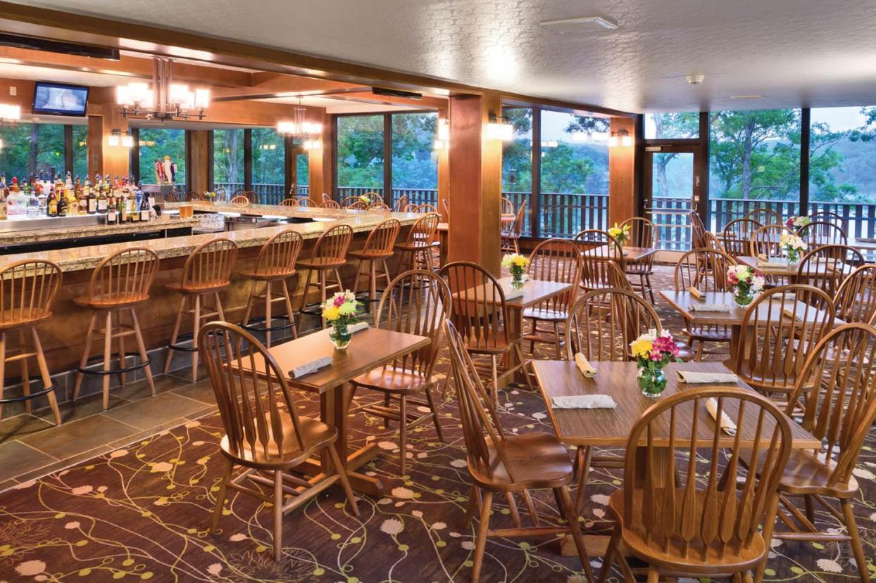 Burr Oak Lodge And Conference Center Glouster Extérieur photo